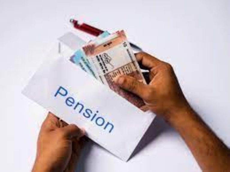 Grant of family pension to parents of a deceased Govt servant/pensioner under CCS (Pension) Rules, 2021 