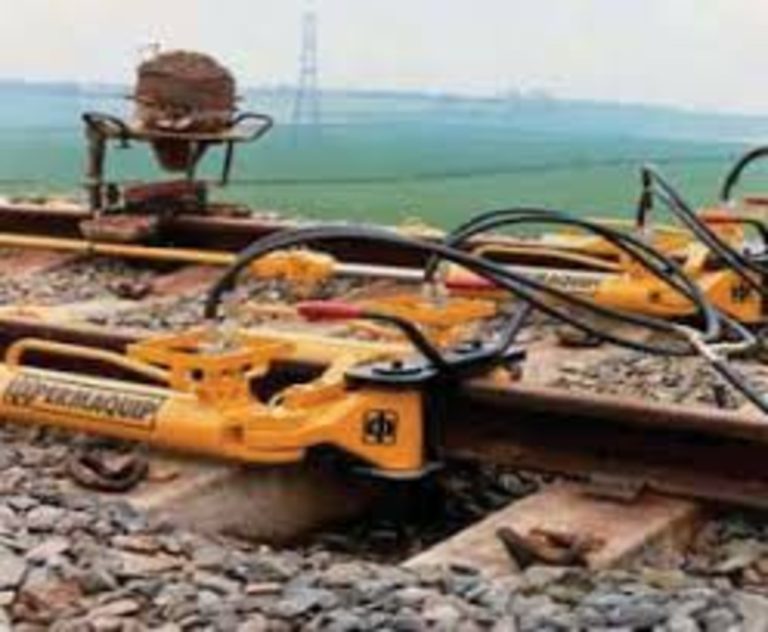 Review the sanction strength of Track Maintainers – SSEs wise: Railway Board